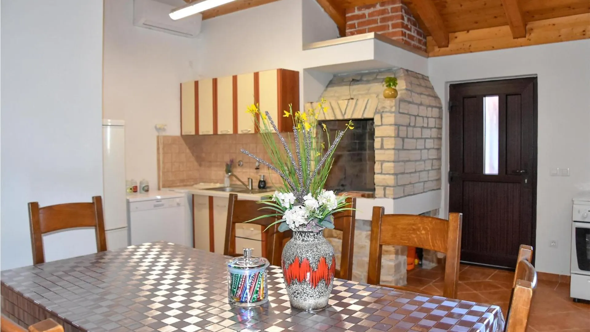 Hébergement de vacances Pet Friendly Home In Nin With Kitchen